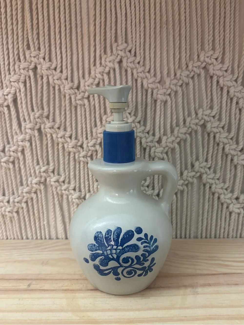 Vintage 1976 Avon 